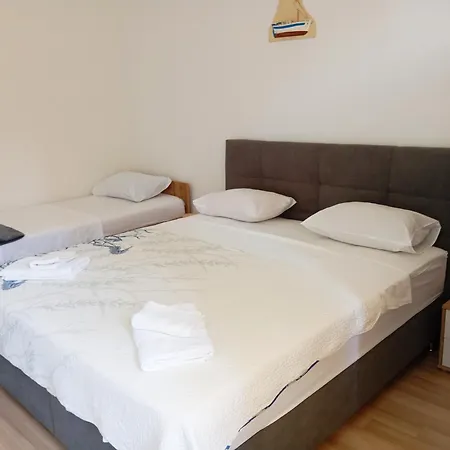 Apartament Pape *