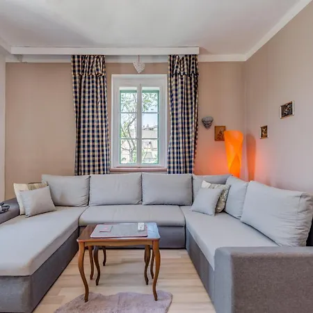 Διαμέρισμα Pape *